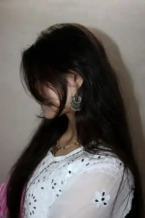 real simple girl image,Real simple girl image wallpaper,Real simple girl image download,Beautiful girl Pic Simple,Real simple girl image indian