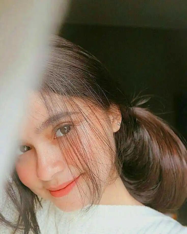 real simple girl image,Real simple girl image wallpaper,Real simple girl image download,Beautiful girl Pic Simple,Real simple girl image indian