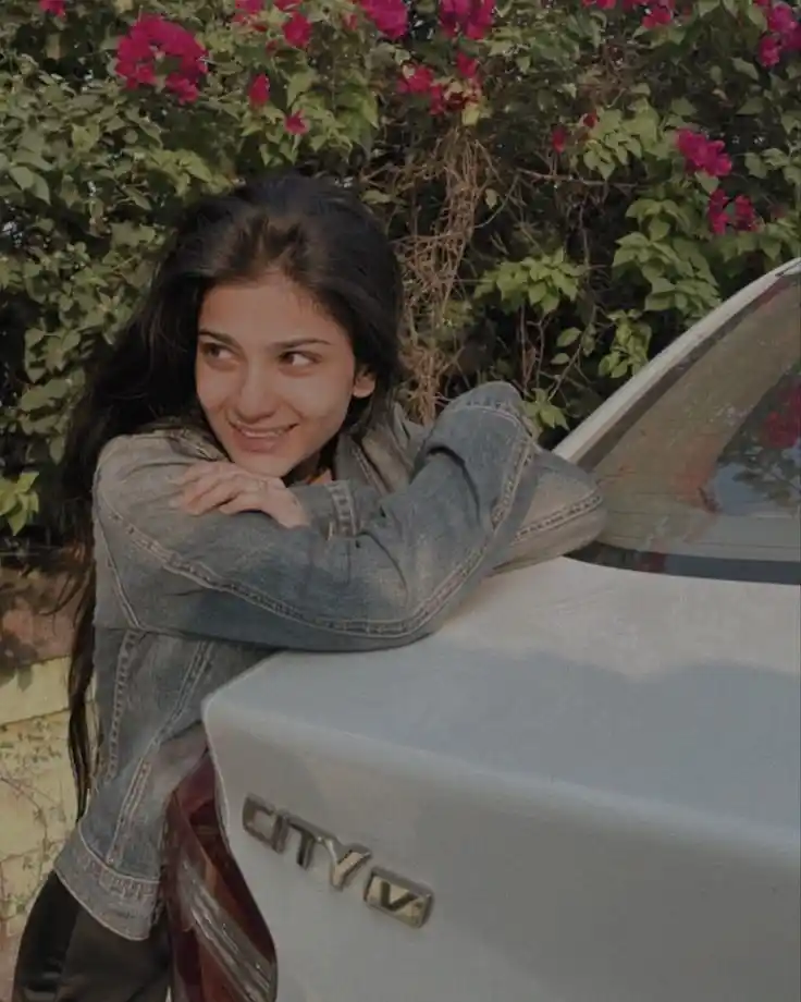 real simple girl image,Real simple girl image wallpaper,Real simple girl image download,Beautiful girl Pic Simple,Real simple girl image indian