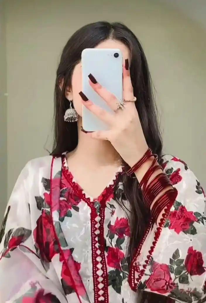 real simple girl image,Real simple girl image wallpaper,Real simple girl image download,Beautiful girl Pic Simple,Real simple girl image indian