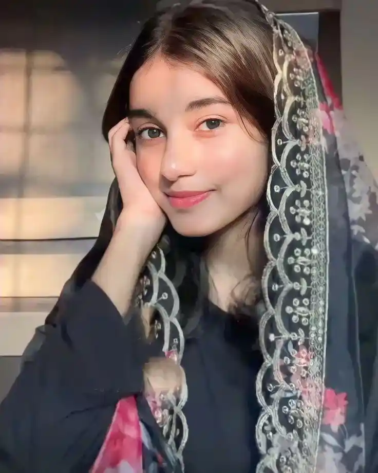 real simple girl image,Real simple girl image wallpaper,Real simple girl image download,Beautiful girl Pic Simple,Real simple girl image indian