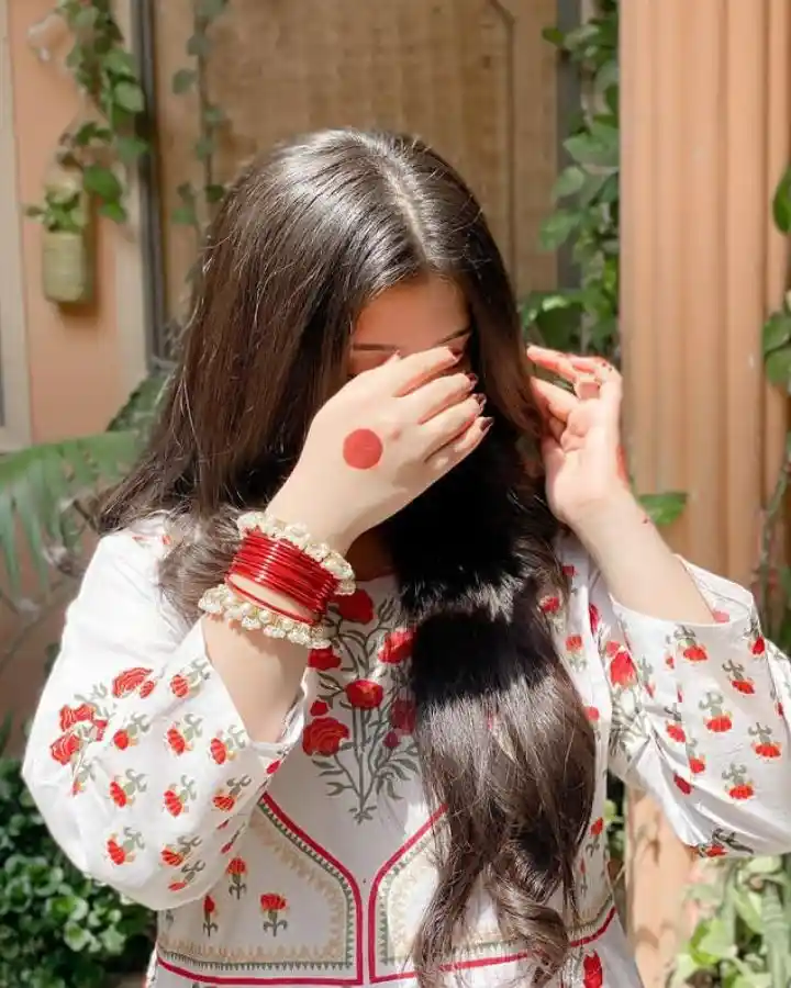 real simple girl image,Real simple girl image wallpaper,Real simple girl image download,Beautiful girl Pic Simple,Real simple girl image indian