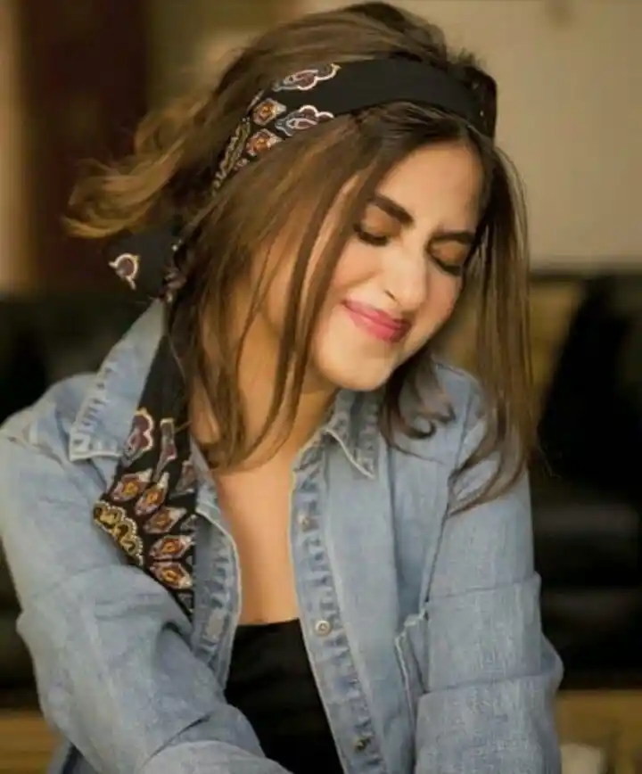 real simple girl image,Real simple girl image wallpaper,Real simple girl image download,Beautiful girl Pic Simple,Real simple girl image indian