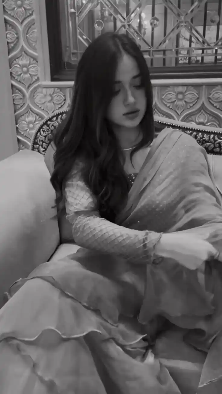 real simple girl image,Real simple girl image wallpaper,Real simple girl image download,Beautiful girl Pic Simple,Real simple girl image indian