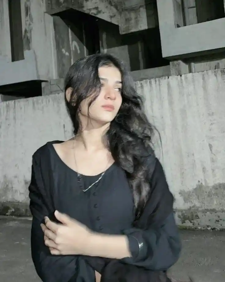 real simple girl image,Real simple girl image wallpaper,Real simple girl image download,Beautiful girl Pic Simple,Real simple girl image indian