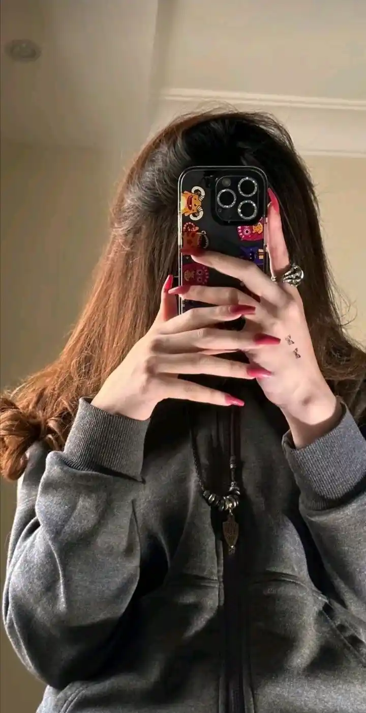 real simple girl image,Real simple girl image wallpaper,Real simple girl image download,Beautiful girl Pic Simple,Real simple girl image indian