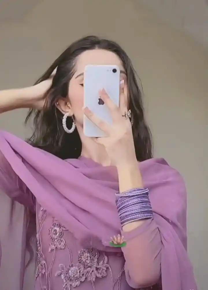 real simple girl image,Real simple girl image wallpaper,Real simple girl image download,Beautiful girl Pic Simple,Real simple girl image indian