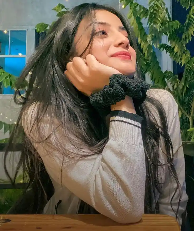 real simple girl image,Real simple girl image wallpaper,Real simple girl image download,Beautiful girl Pic Simple,Real simple girl image indian