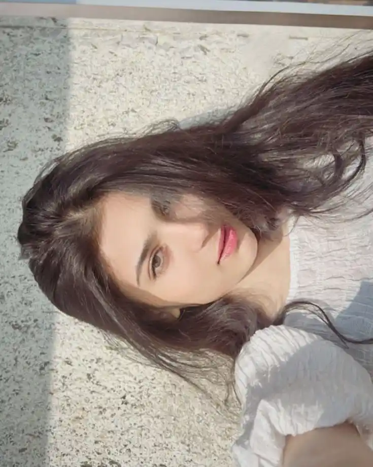 real simple girl image,Real simple girl image wallpaper,Real simple girl image download,Beautiful girl Pic Simple,Real simple girl image indian