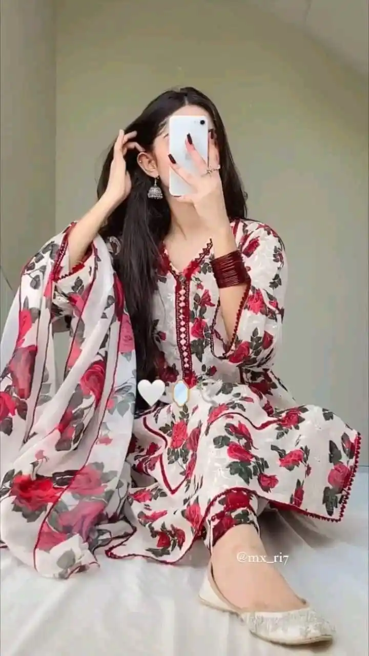 real simple girl image,Real simple girl image wallpaper,Real simple girl image download,Beautiful girl Pic Simple,Real simple girl image indian