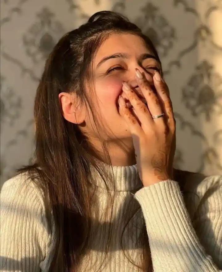 real simple girl image,Real simple girl image wallpaper,Real simple girl image download,Beautiful girl Pic Simple,Real simple girl image indian