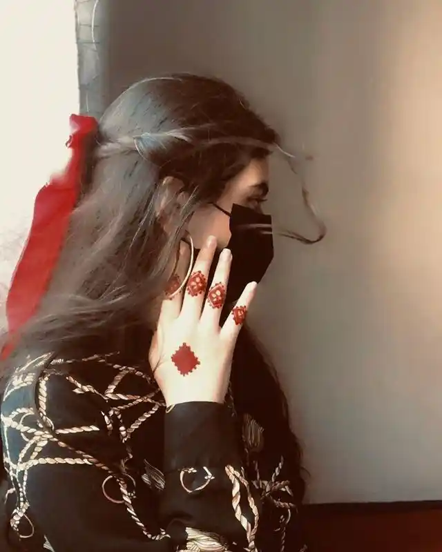 real simple girl image,Real simple girl image wallpaper,Real simple girl image download,Beautiful girl Pic Simple,Real simple girl image indian