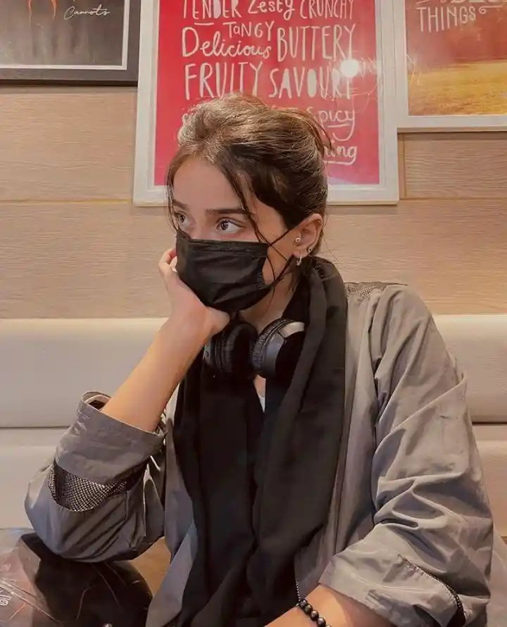 real simple girl image,Real simple girl image wallpaper,Real simple girl image download,Beautiful girl Pic Simple,Real simple girl image indian