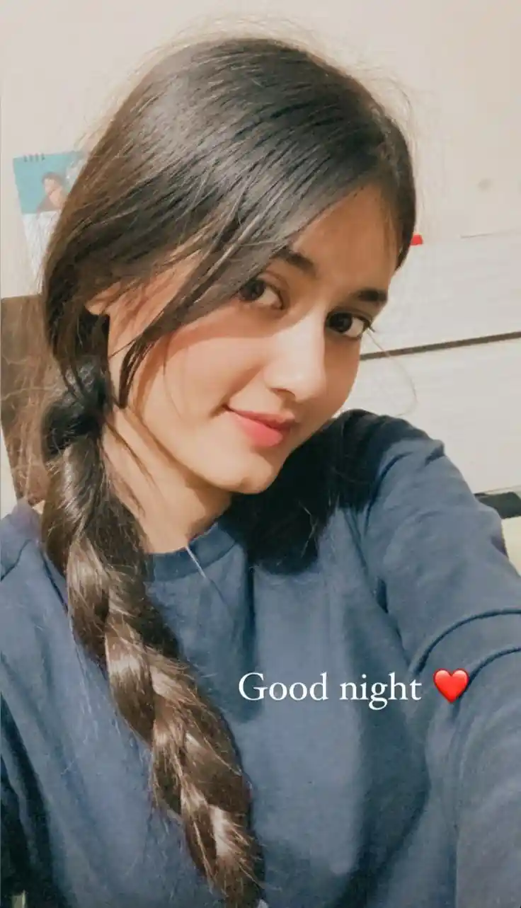 real simple girl image,Real simple girl image wallpaper,Real simple girl image download,Beautiful girl Pic Simple,Real simple girl image indian