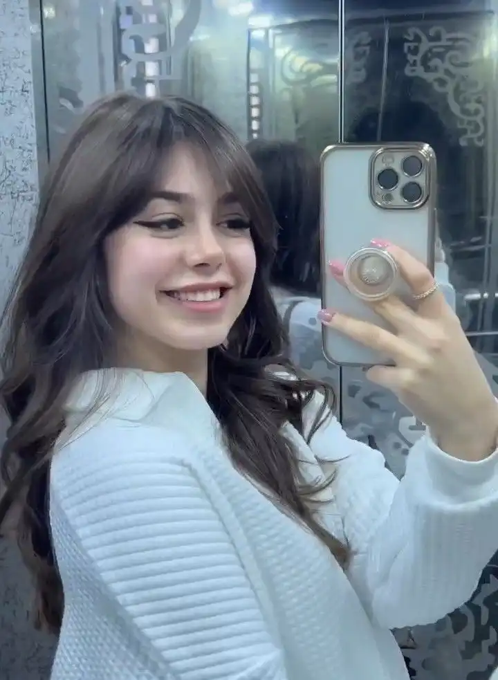 real simple girl image,Real simple girl image wallpaper,Real simple girl image download,Beautiful girl Pic Simple,Real simple girl image indian