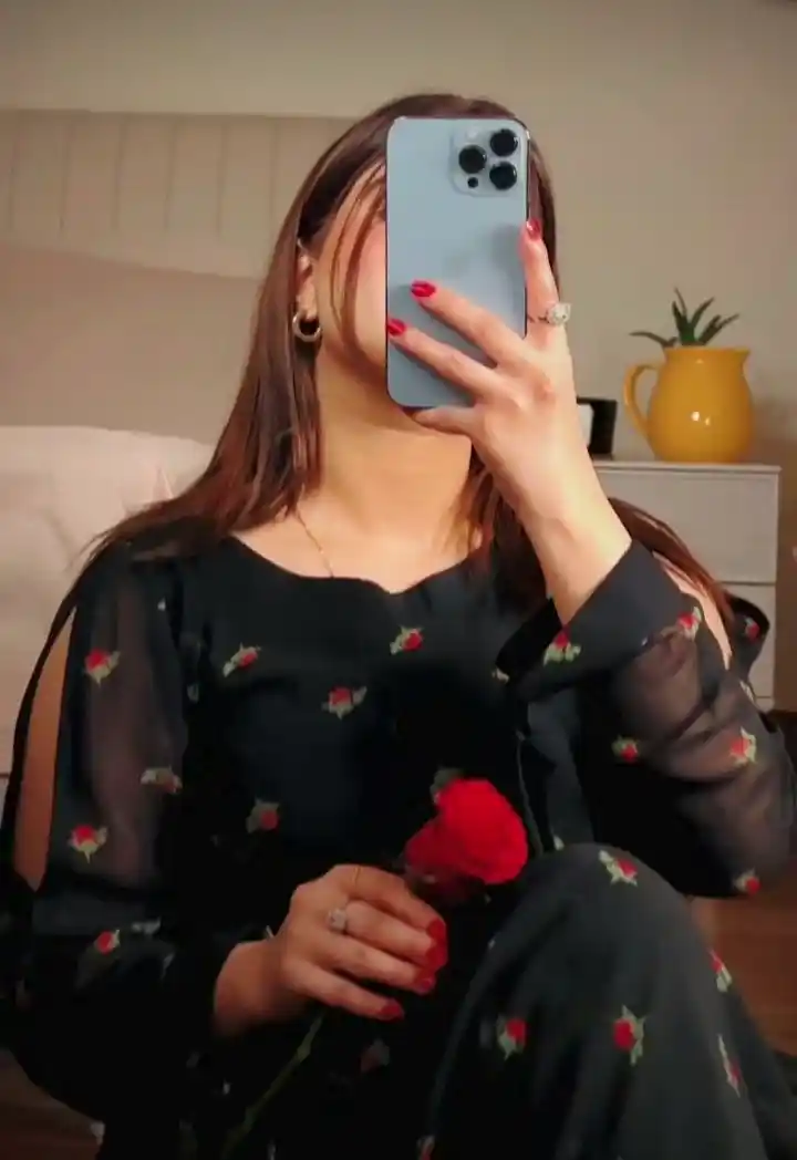 real simple girl image,Real simple girl image wallpaper,Real simple girl image download,Beautiful girl Pic Simple,Real simple girl image indian