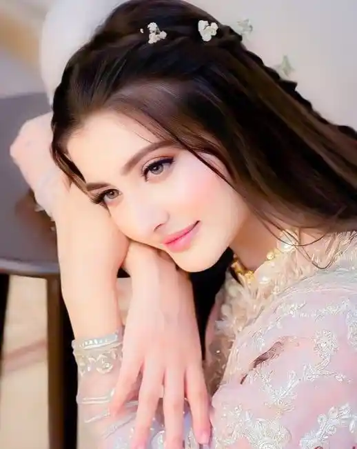 real simple girl image,Real simple girl image wallpaper,Real simple girl image download,Beautiful girl Pic Simple,Real simple girl image indian