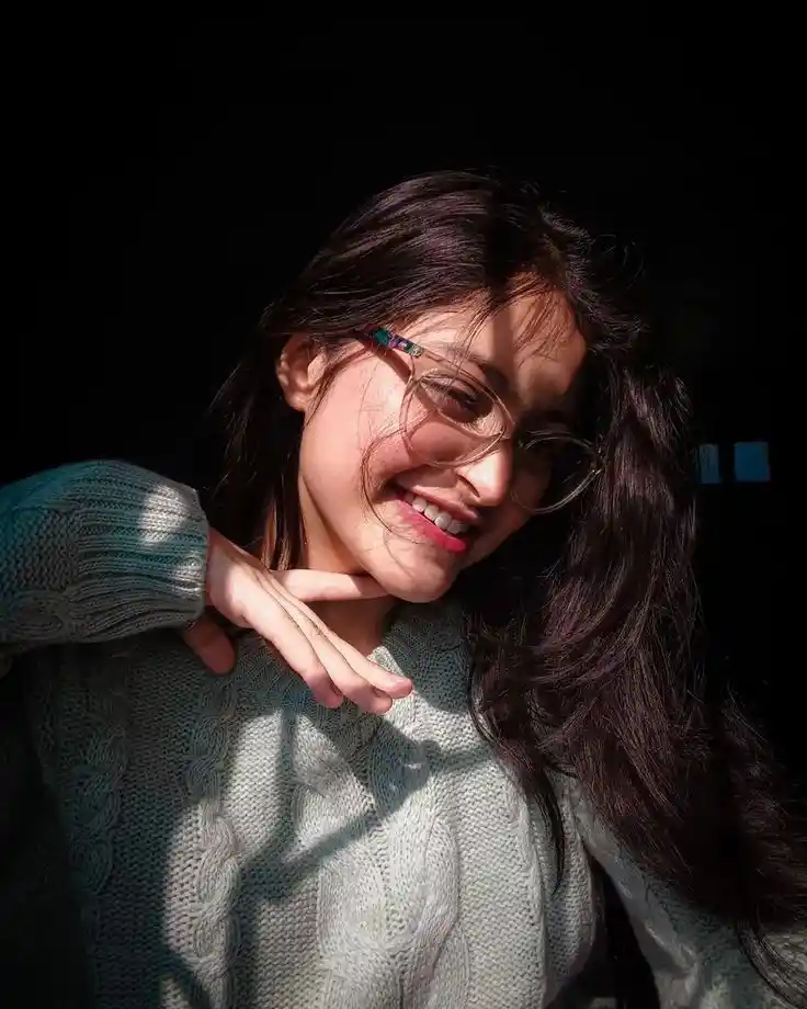 real simple girl image,Real simple girl image wallpaper,Real simple girl image download,Beautiful girl Pic Simple,Real simple girl image indian