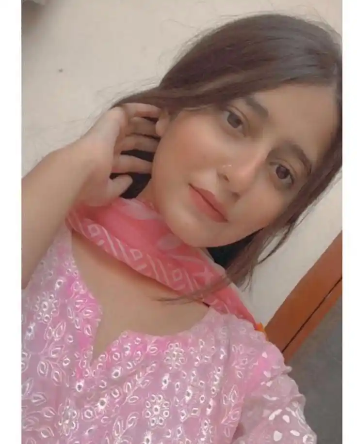 real simple girl image,Real simple girl image wallpaper,Real simple girl image download,Beautiful girl Pic Simple,Real simple girl image indian