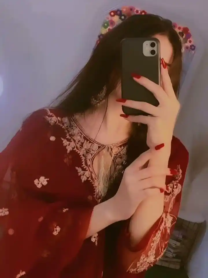 real simple girl image,Real simple girl image wallpaper,Real simple girl image download,Beautiful girl Pic Simple,Real simple girl image indian