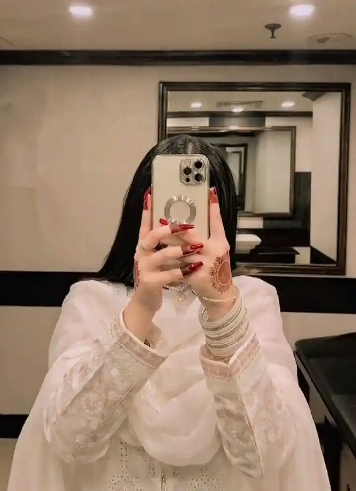 real simple girl image,Real simple girl image wallpaper,Real simple girl image download,Beautiful girl Pic Simple,Real simple girl image indian