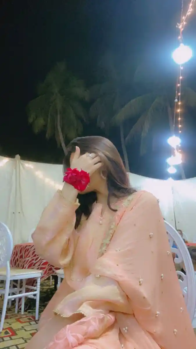 real simple girl image,Real simple girl image wallpaper,Real simple girl image download,Beautiful girl Pic Simple,Real simple girl image indian