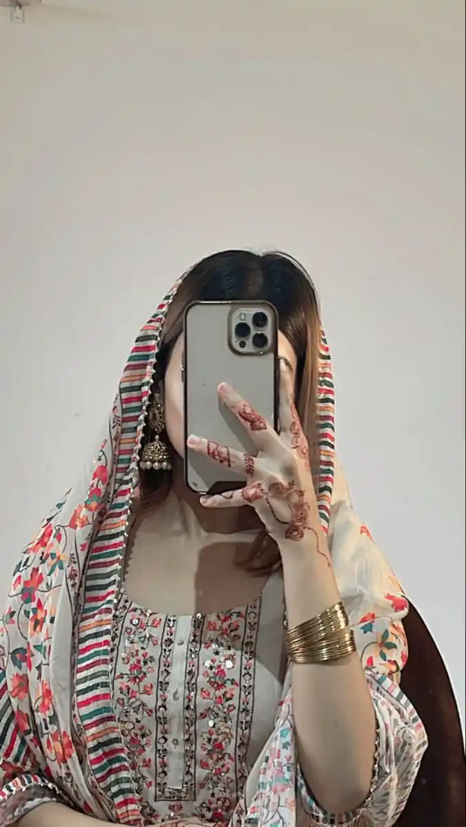 real simple girl image,Real simple girl image wallpaper,Real simple girl image download,Beautiful girl Pic Simple,Real simple girl image indian