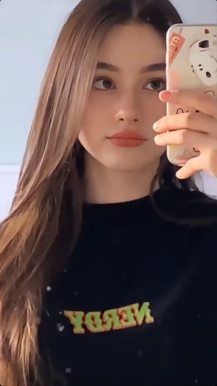 real simple girl image,Real simple girl image wallpaper,Real simple girl image download,Beautiful girl Pic Simple,Real simple girl image indian