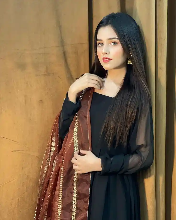 real simple girl image,Real simple girl image wallpaper,Real simple girl image download,Beautiful girl Pic Simple,Real simple girl image indian