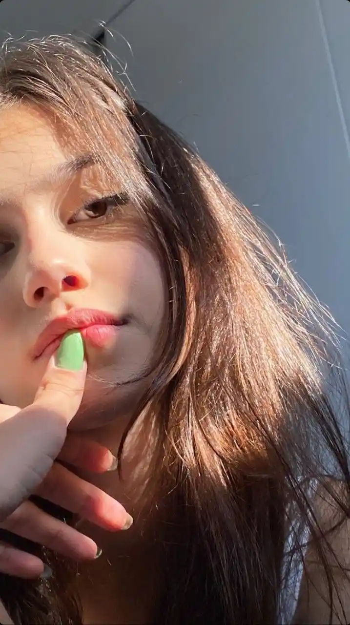 real simple girl image,Real simple girl image wallpaper,Real simple girl image download,Beautiful girl Pic Simple,Real simple girl image indian