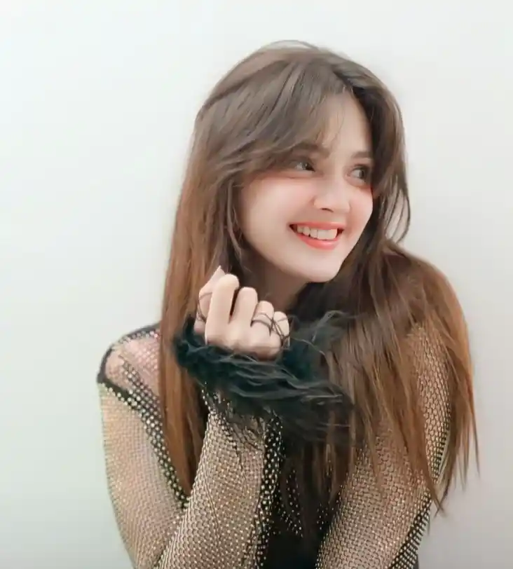 real simple girl image,Real simple girl image wallpaper,Real simple girl image download,Beautiful girl Pic Simple,Real simple girl image indian