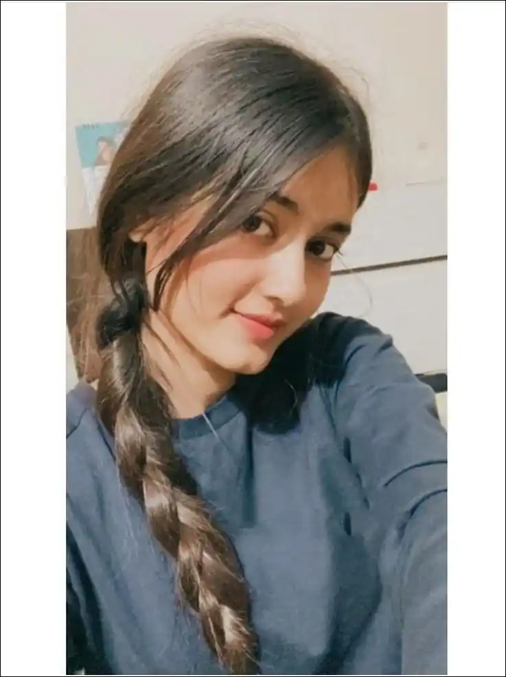 real simple girl image,Real simple girl image wallpaper,Real simple girl image download,Beautiful girl Pic Simple,Real simple girl image indian