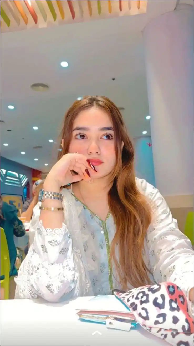 real simple girl image,Real simple girl image wallpaper,Real simple girl image download,Beautiful girl Pic Simple,Real simple girl image indian