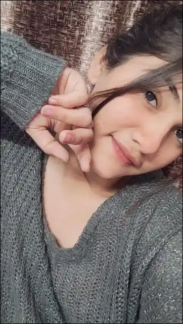 real simple girl image,Real simple girl image wallpaper,Real simple girl image download,Beautiful girl Pic Simple,Real simple girl image indian