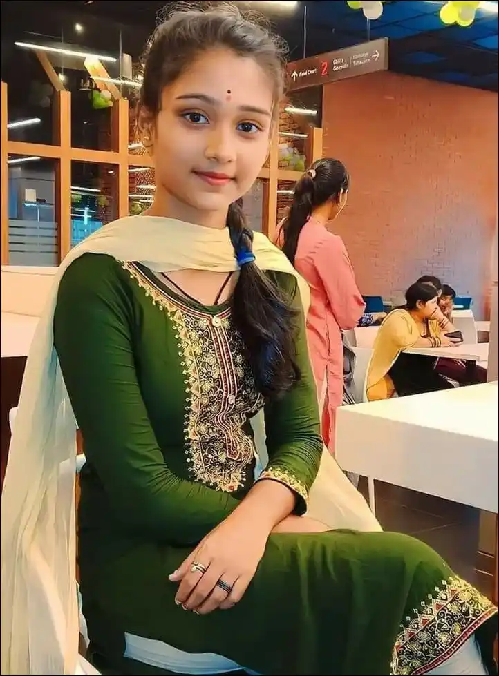 real simple girl image,Real simple girl image wallpaper,Real simple girl image download,Beautiful girl Pic Simple,Real simple girl image indian