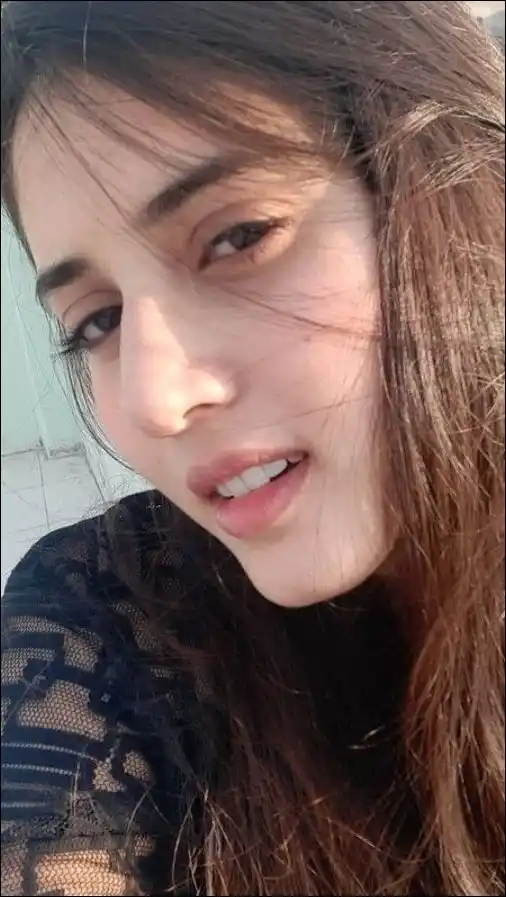 real simple girl image,Real simple girl image wallpaper,Real simple girl image download,Beautiful girl Pic Simple,Real simple girl image indian