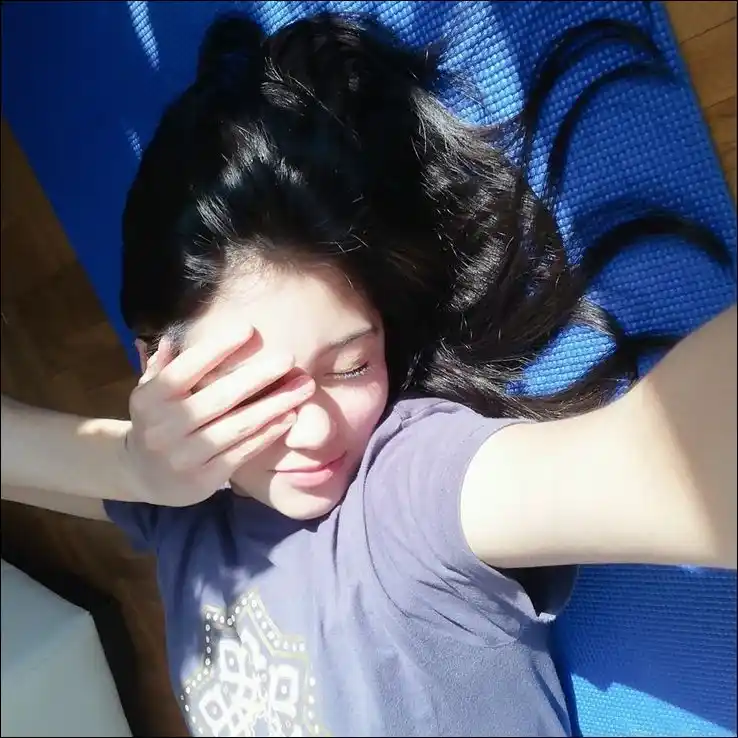 real simple girl image,Real simple girl image wallpaper,Real simple girl image download,Beautiful girl Pic Simple,Real simple girl image indian