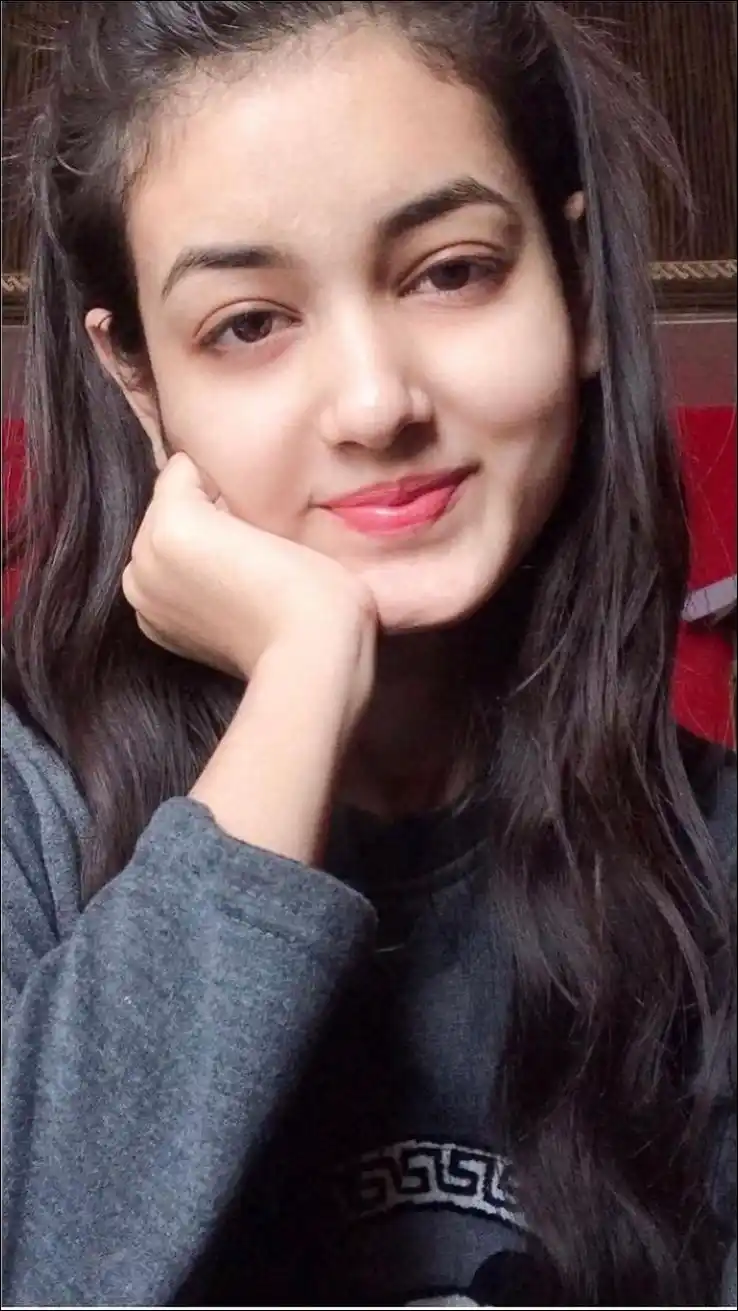 real simple girl image,Real simple girl image wallpaper,Real simple girl image download,Beautiful girl Pic Simple,Real simple girl image indian