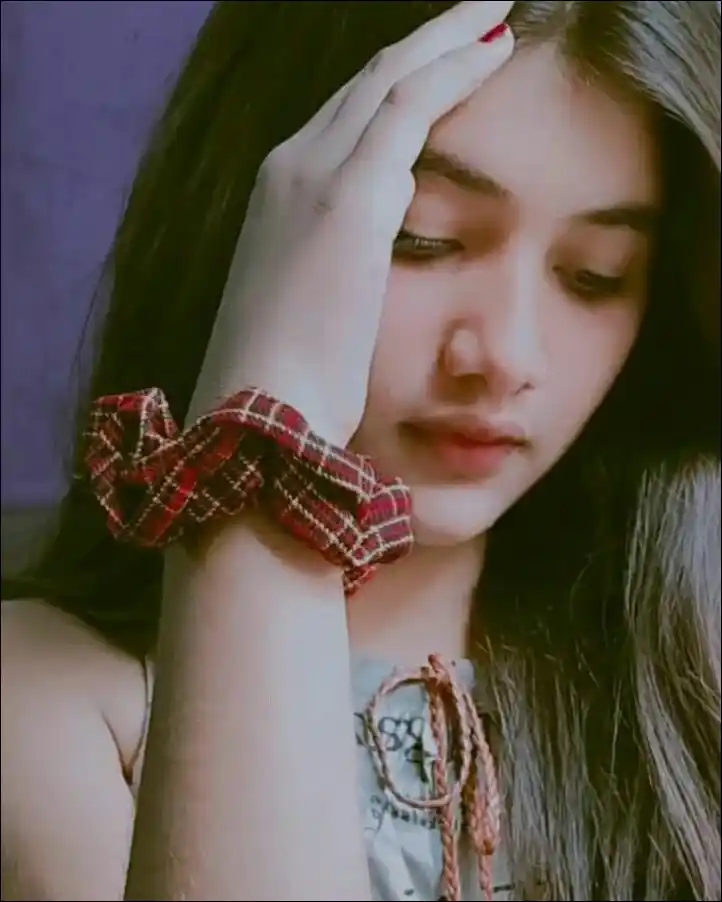 real simple girl image,Real simple girl image wallpaper,Real simple girl image download,Beautiful girl Pic Simple,Real simple girl image indian