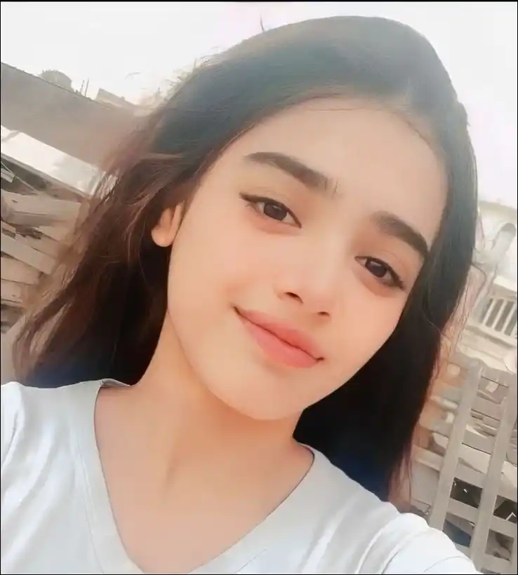 real simple girl image,Real simple girl image wallpaper,Real simple girl image download,Beautiful girl Pic Simple,Real simple girl image indian