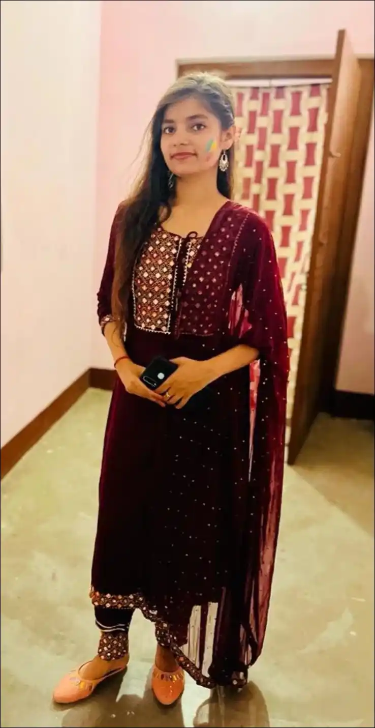 real simple girl image,Real simple girl image wallpaper,Real simple girl image download,Beautiful girl Pic Simple,Real simple girl image indian