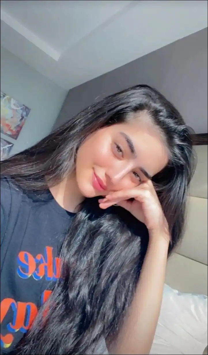 real simple girl image,Real simple girl image wallpaper,Real simple girl image download,Beautiful girl Pic Simple,Real simple girl image indian