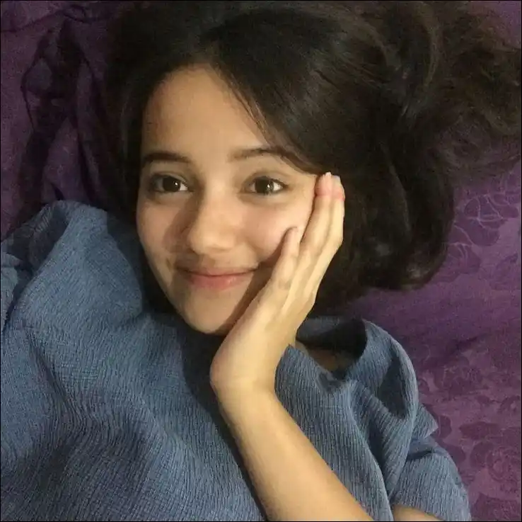 real simple girl image,Real simple girl image wallpaper,Real simple girl image download,Beautiful girl Pic Simple,Real simple girl image indian