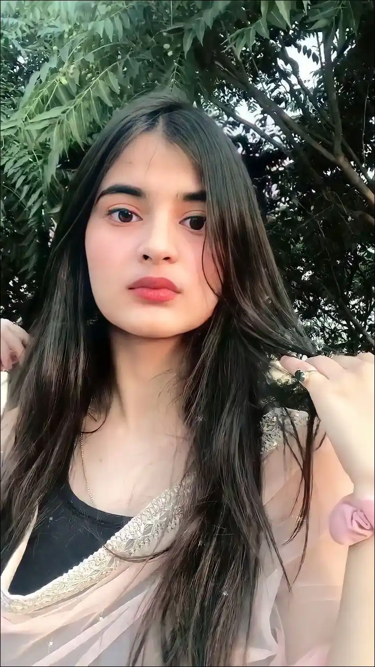 real simple girl image,Real simple girl image wallpaper,Real simple girl image download,Beautiful girl Pic Simple,Real simple girl image indian