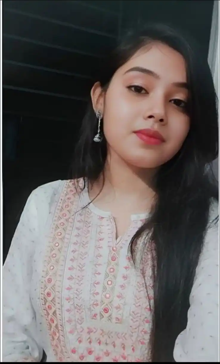 real simple girl image,Real simple girl image wallpaper,Real simple girl image download,Beautiful girl Pic Simple,Real simple girl image indian