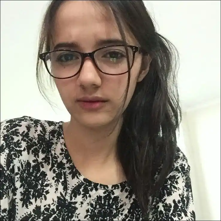 real simple girl image,Real simple girl image wallpaper,Real simple girl image download,Beautiful girl Pic Simple,Real simple girl image indian