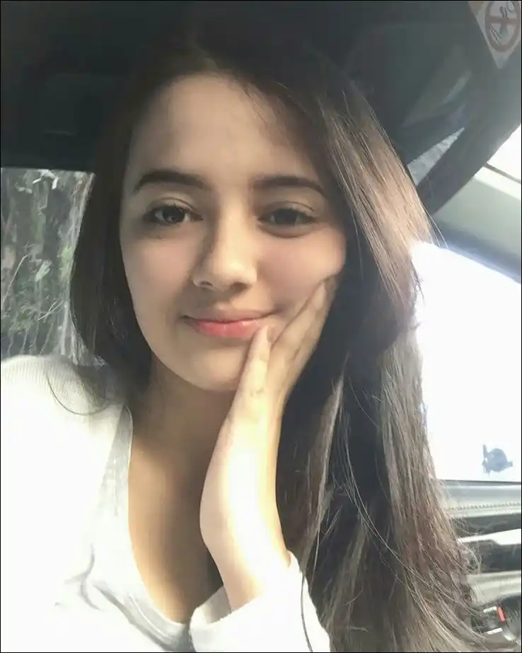 real simple girl image,Real simple girl image wallpaper,Real simple girl image download,Beautiful girl Pic Simple,Real simple girl image indian