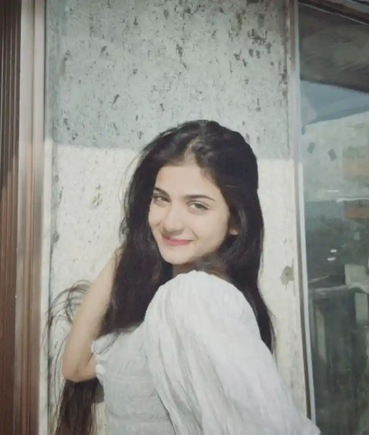 real simple girl image,Real simple girl image wallpaper,Real simple girl image download,Beautiful girl Pic Simple,Real simple girl image indian