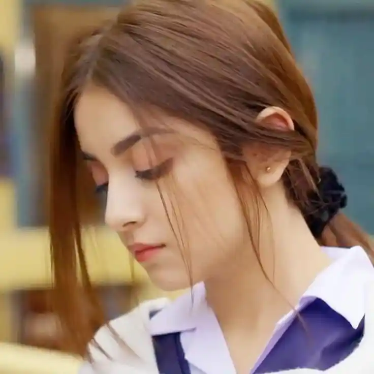 real simple girl image,Real simple girl image wallpaper,Real simple girl image download,Beautiful girl Pic Simple,Real simple girl image indian